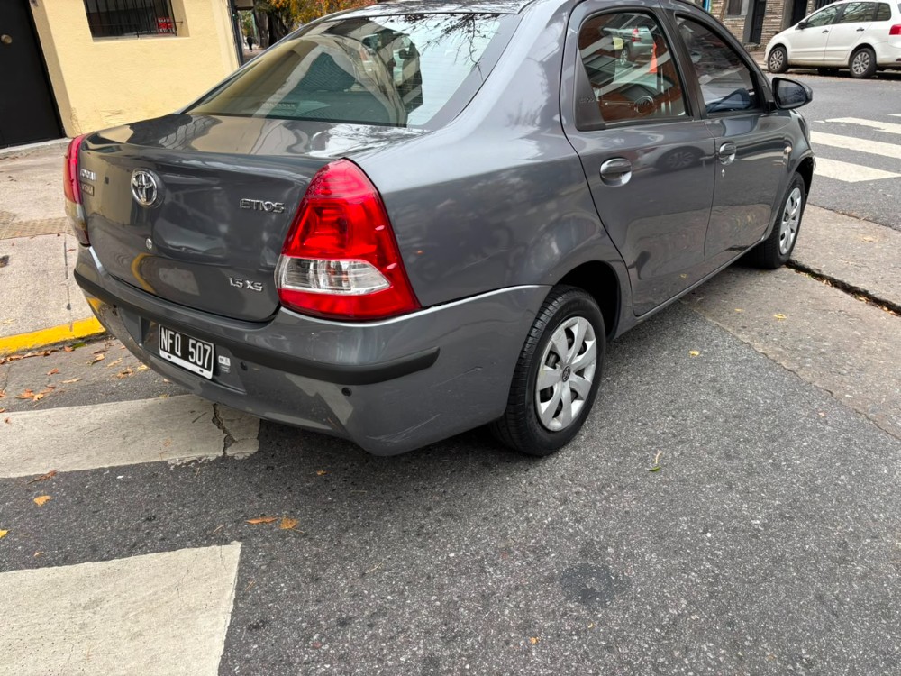 Toyota Etios 1.5 sedan Xs — foto 7